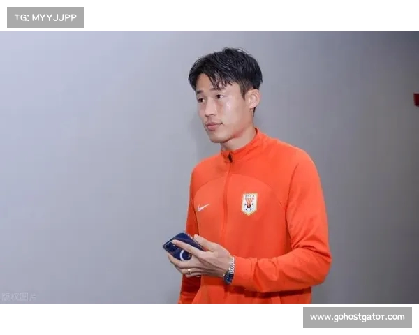足球俱乐部因财务危机出售明星球员引发球迷热议和市场动荡 足球俱乐部因财务危机出售明星球员引发球迷热议和市场动荡